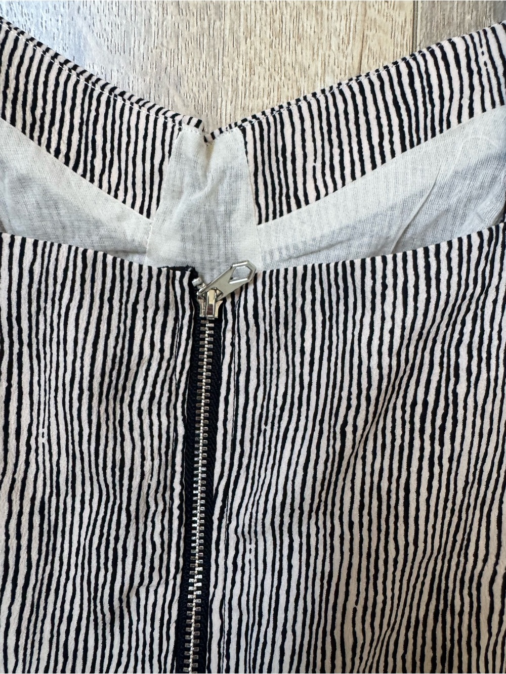 Volcom brand new Striped Sweetheart Mini Dress in Black and White - Picture 4 of 6
